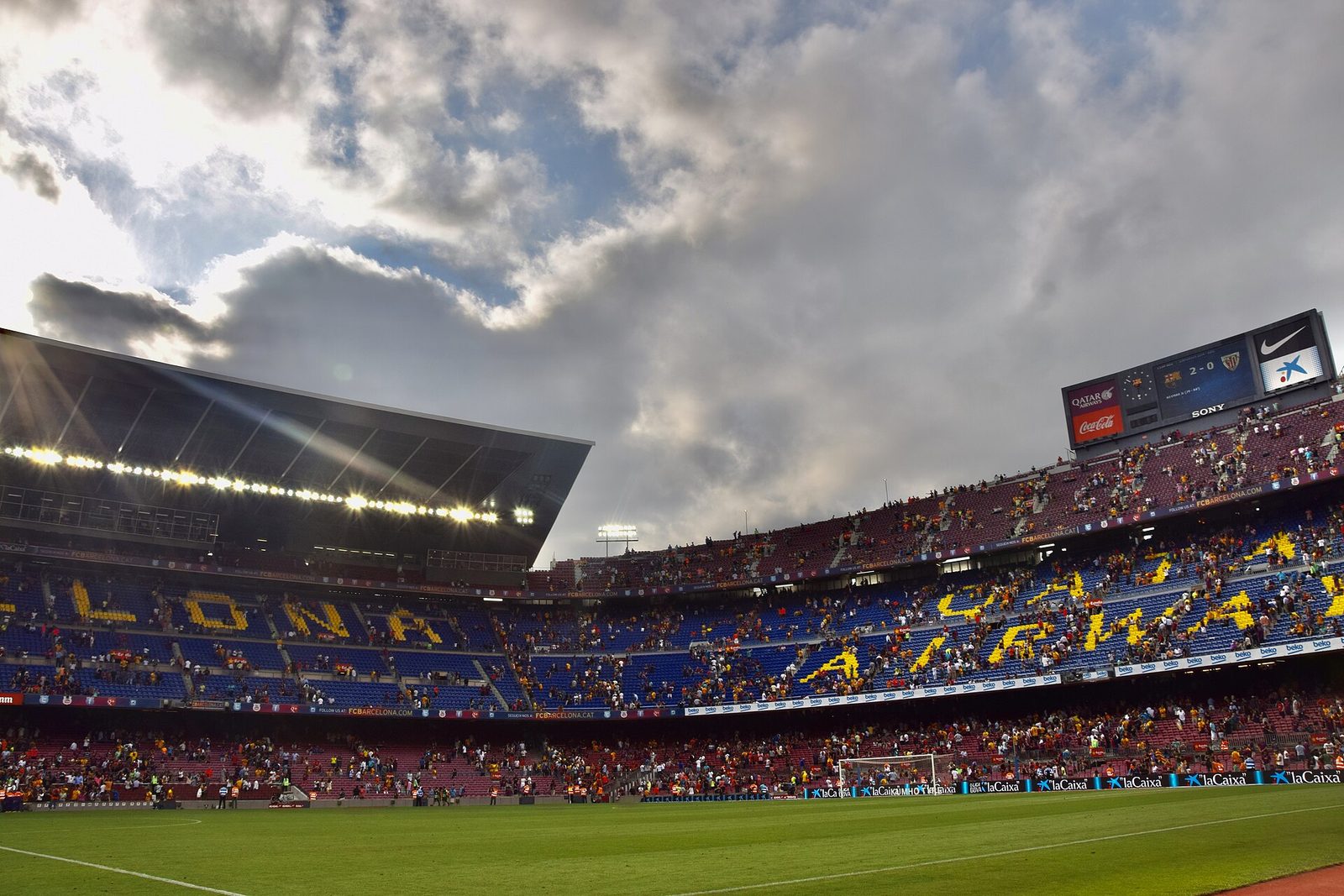ลาลีกา: บรรยากาศสนามและเกมการแข่งขัน คู่มือ AI สำหรับลาลีกา