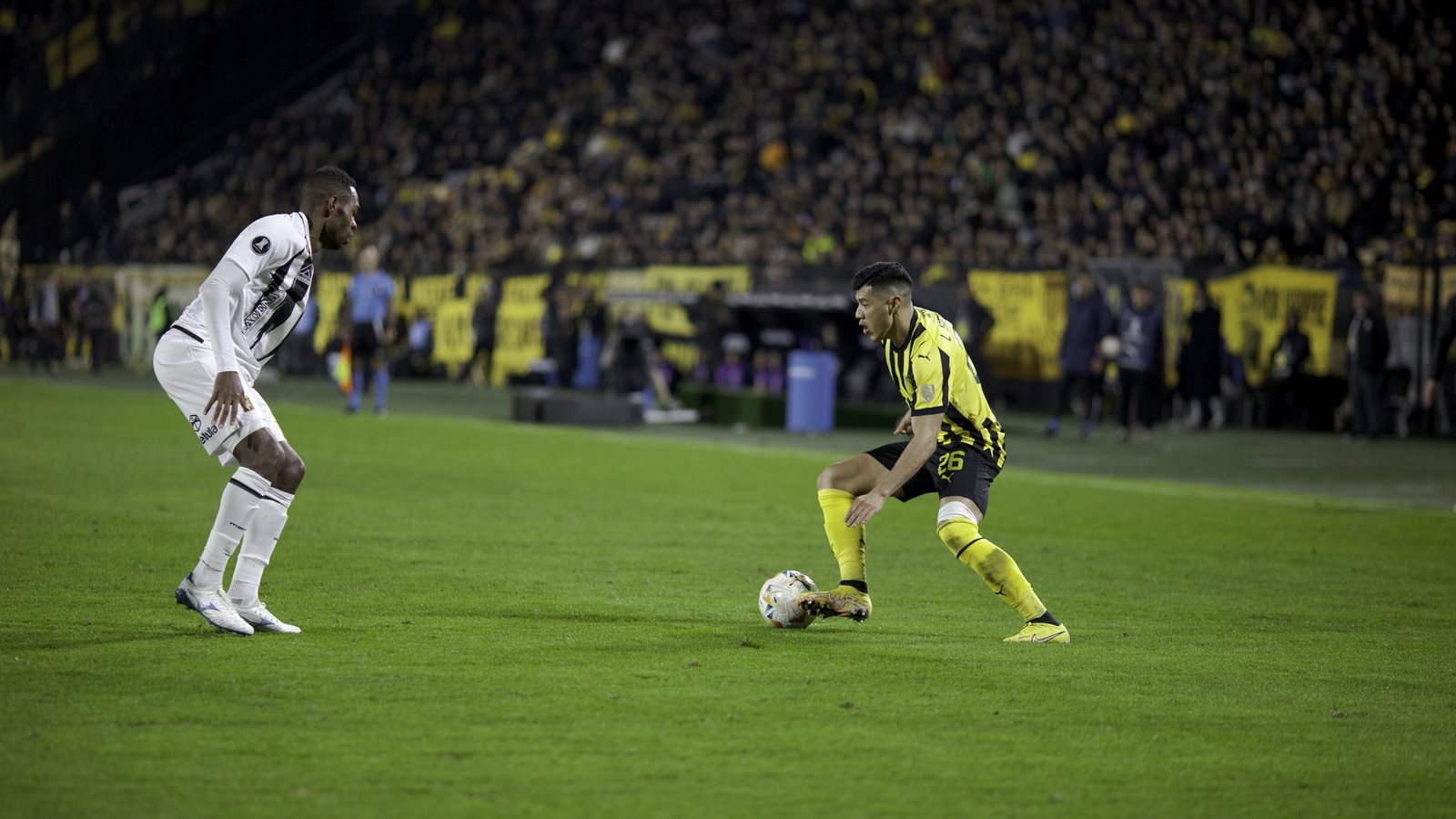 Atlético Peñarol players during a match